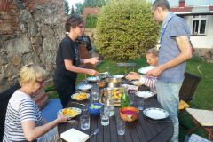 25_San-Bao-Qigong-Ausbildung-2_Sommerwoche_beim-Essen