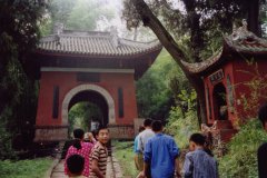 Qingcheng-Mountain_3_vor-dem-Kloster