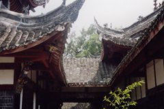 Qingcheng-Mountain_6_zwischen-den-Tempeln